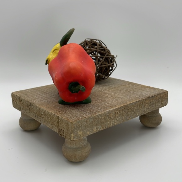 Home Grown By Enesco Red Bell Pepper‎ Bull Figurine Whimsical Decor - Picture 2 of 6